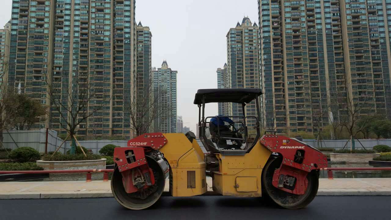 混凝土攪拌站不同上料方式對比分析